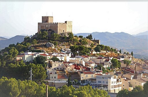512px-Castillo_de_Petrer